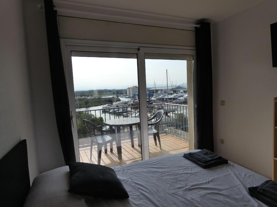 Estudio Con Vistas, Rosas Exteriör bild