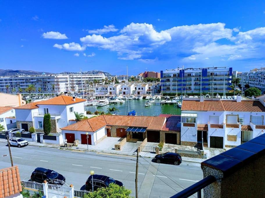 Estudio Con Vistas, Rosas Exteriör bild
